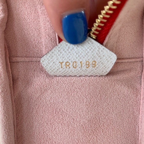 SOLD Louis Vuitton Giant Monogram Beach Pouch 2019 - Picture 2 of 8